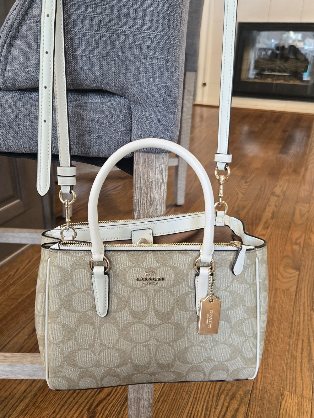 Coach SIGNATURE Mini Surrey Catchall Satchel